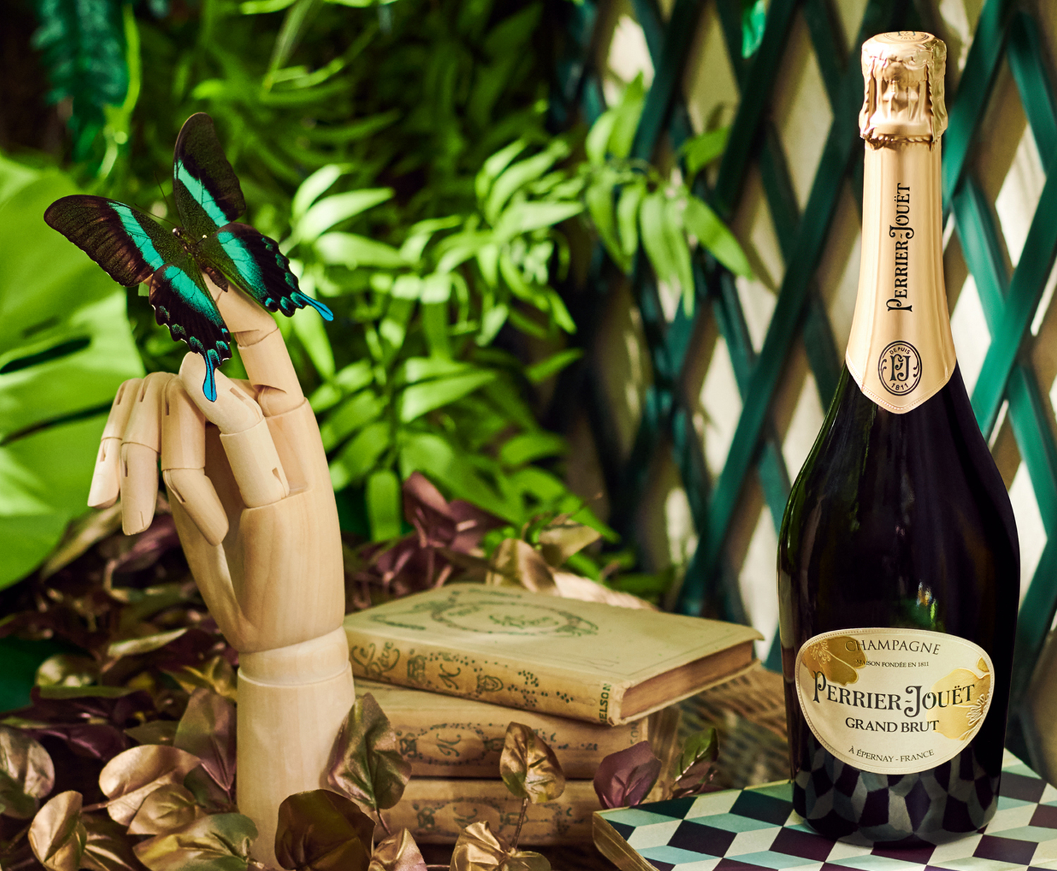 tlshx-dine-offer-fizzy-afternoon-celebration.jpg