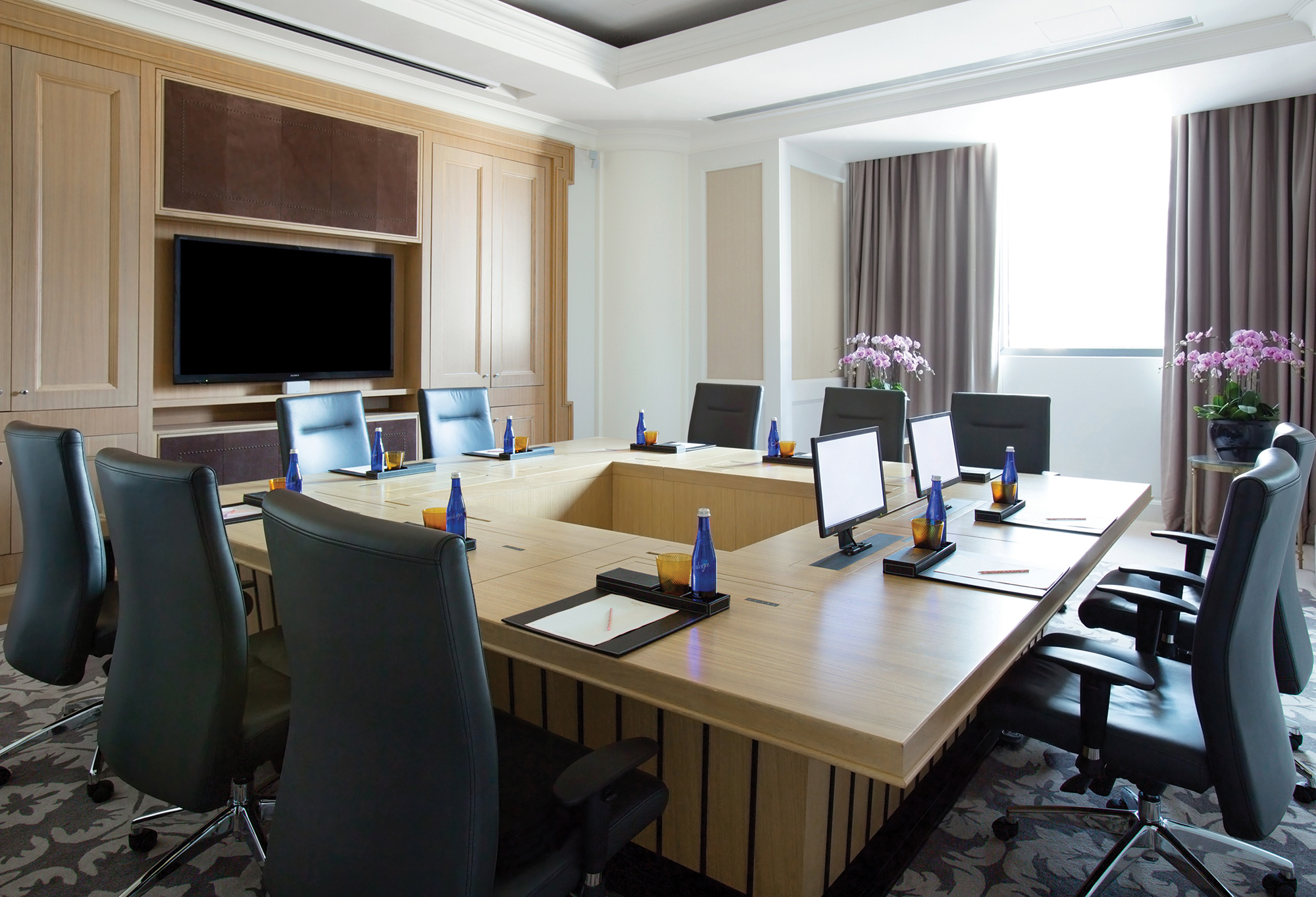 tlszx-boardroom.jpg