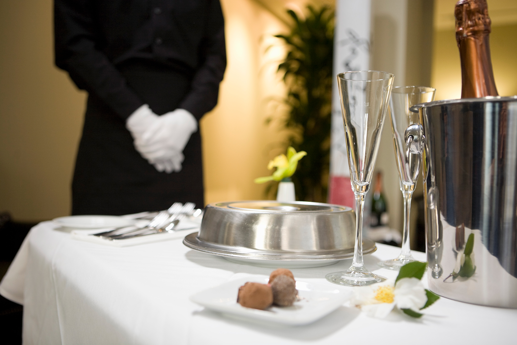 Tlnyc-celebrate-dine-in-room-bottle-service.jpg